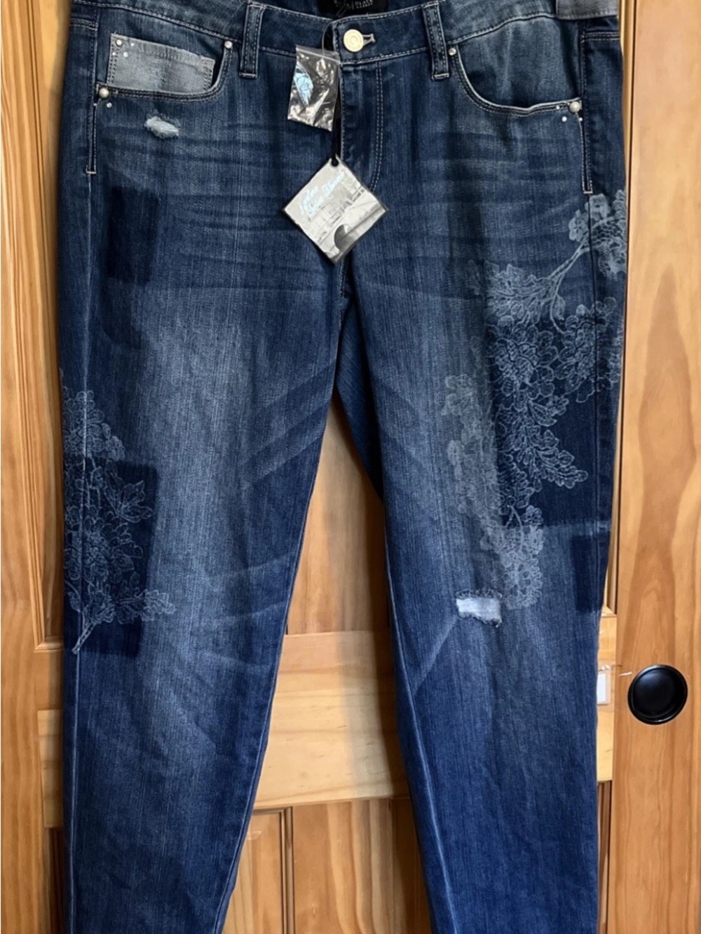 White House Black Market Saint Honore Girlfriend Jeans 10 Floral jeweled
